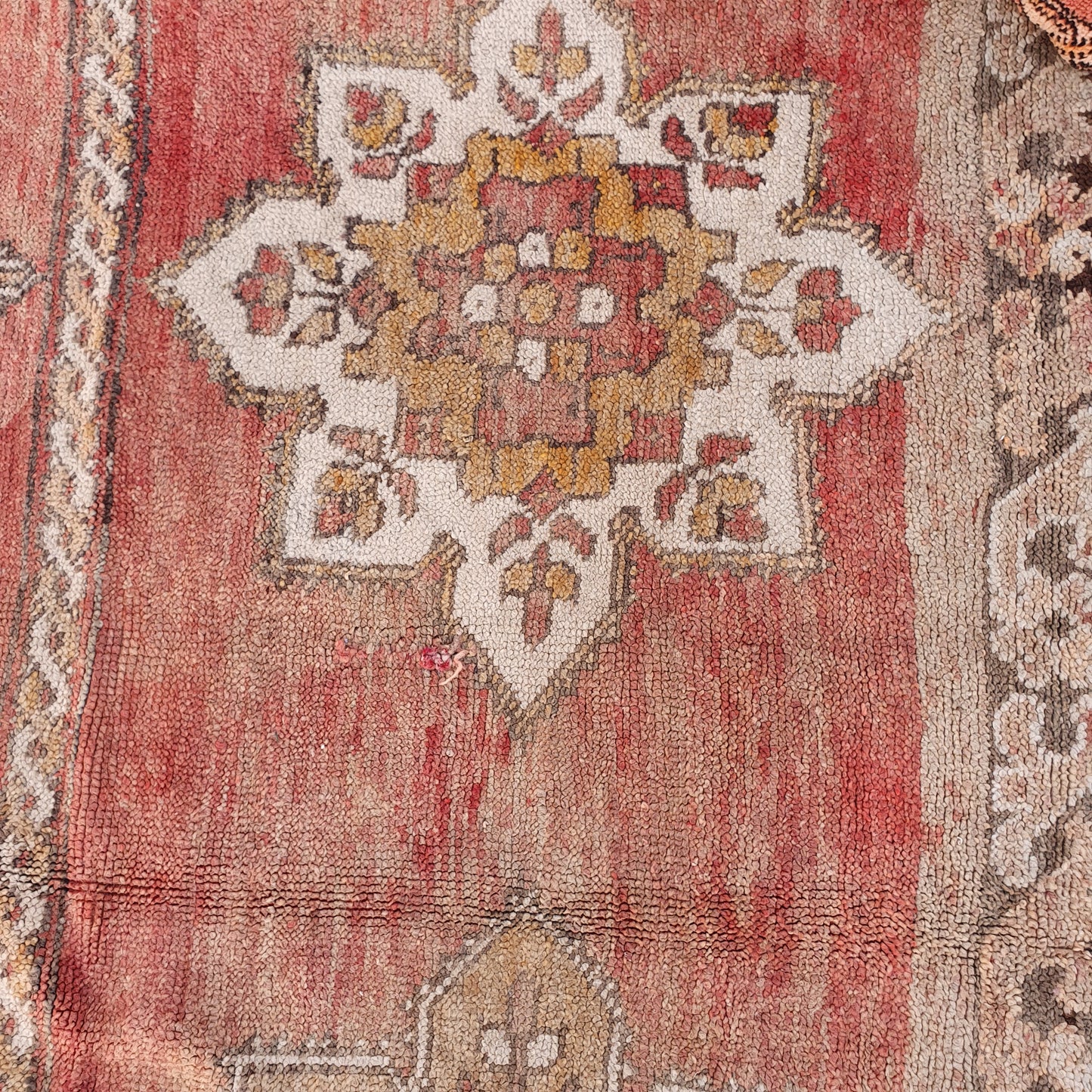 Moroccan Vintage rug Zahra 2.84 × 1.78m _ 9,3 × 6 Ft