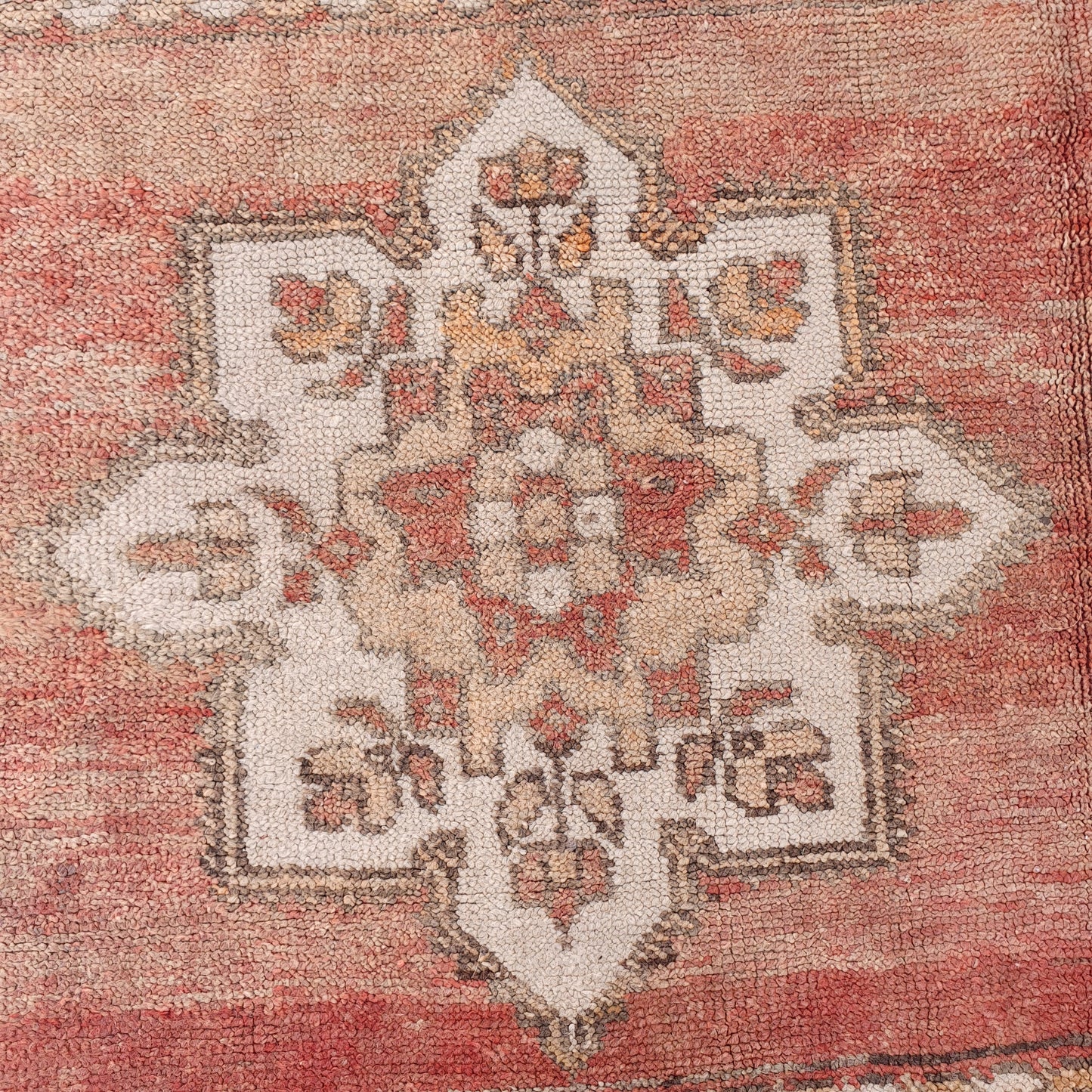 Moroccan Vintage rug Zahra 2.84 × 1.78m _ 9,3 × 6 Ft